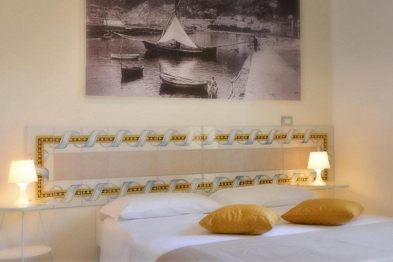 Santi E Saraceni Rooms Салерно Экстерьер фото